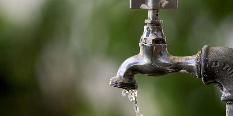 Estiagem: Casan alerta para necessidade de economia no uso da água