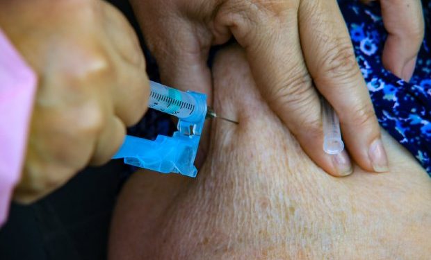 Alerta: taxa de óbitos por Covid-19 entre idosos não vacinados ou com esquema incompleto é 47 vezes maior