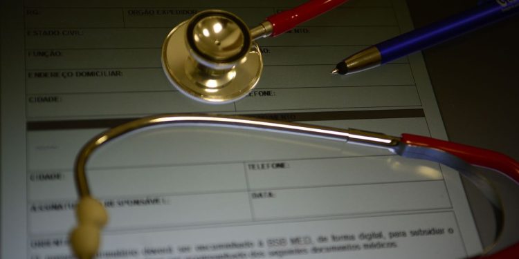 Planos de saúde são obrigados a oferecer sites para clientes