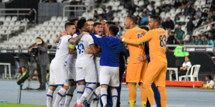 Avaí vence o Botafogo, no Rio, com um golaço de Kevin