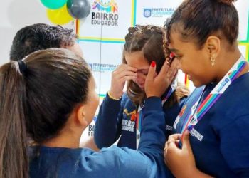 A emoção da primeira medalha: alegria e lágrimas no programa Bairro educador