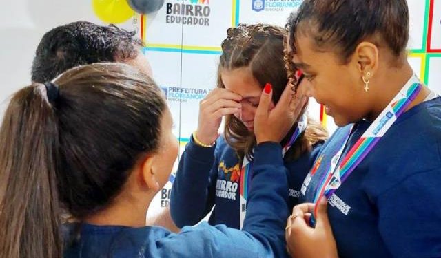 A emoção da primeira medalha: alegria e lágrimas no programa Bairro educador