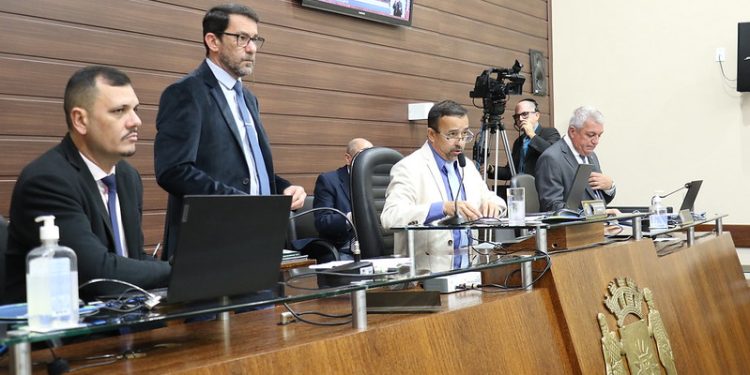 Lei de Diretrizes Orçamentárias para 2023 é aprovada em Florianópolis