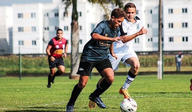 Primeira rodada do Municipal sub 15 teve 16 gols em três jogos neste sábado (9)
