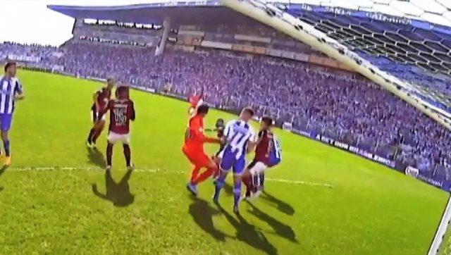Avaí solicita áudios do VAR em lance polêmico de gol invalidado