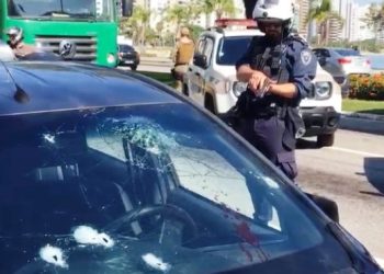 Assalto termina com um ladrão morto e outro preso no Centro de Florianópolis