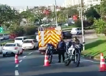 Óleo na pista provoca acidentes com motociclistas no bairro Coqueiros