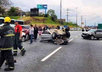 Acidente grave na Via Expressa da BR-282 deixa duas pessoas feridas com gravidade