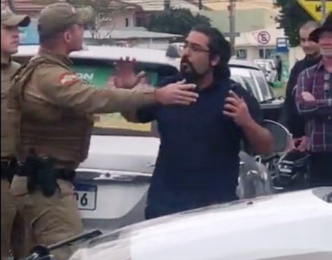 Vereador de Florianópolis, candidato a deputado é preso por boca de urna pela PM