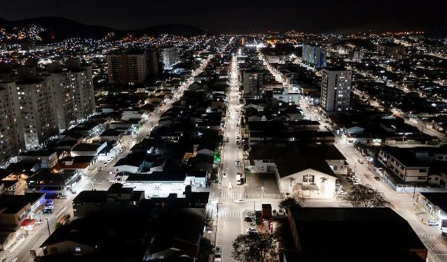 Nova iluminação pública de LED já funciona em seis bairros de São José