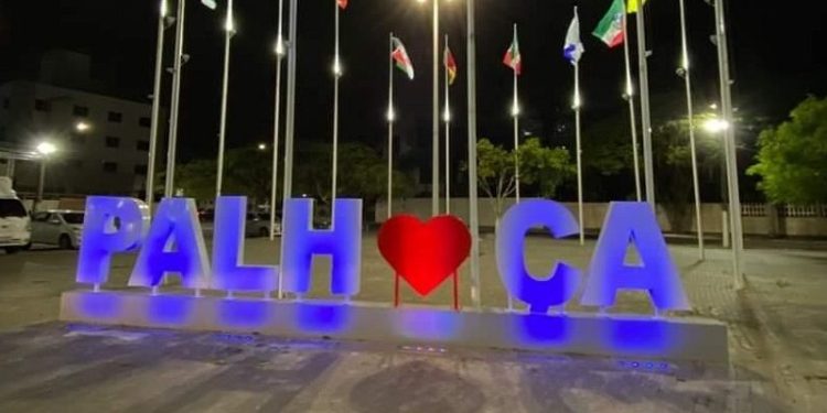 Novembro Azul: pontos de Palhoça recebem luzes com a cor da campanha