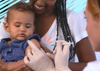 Postos de saúde de Florianópolis e São José aplicam vacina da Covid para bebês