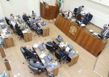 Câmara aprova orçamento de Floripa para 2023 com previsão de R$ 3,7 Bilhões