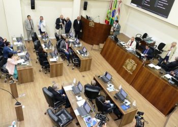 Câmara de Florianópolis aceita denúncia e inicia processo de cassação de Marquinhos