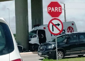 Motorista de ambulância morre em acidente no trevo de Canasvieiras