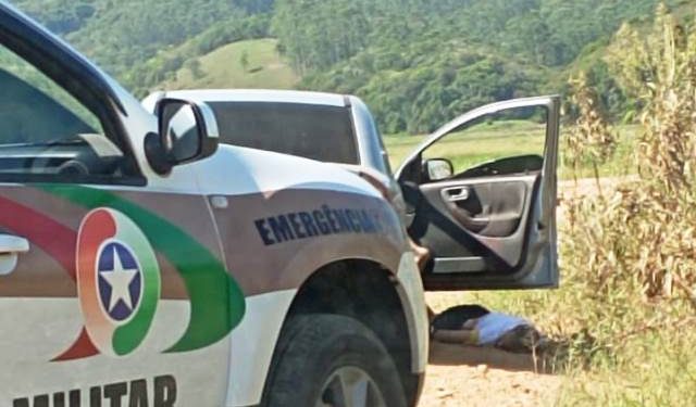 Dois homens são executados a tiros em estrada no interior de São João Batista