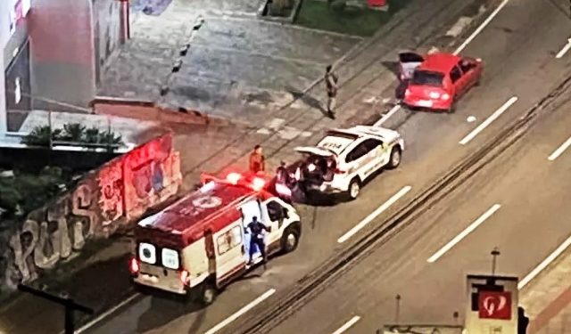 Assaltante é morto a tiros em tentativa de roubo a banco em Florianópolis
