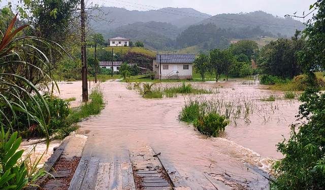 Grande Florianópolis em situação de emergência após cinco dias de chuva