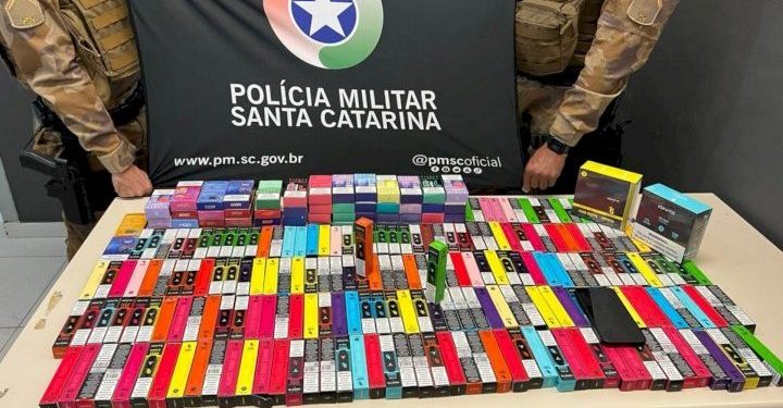 Dono de estabelecimento comercial é preso por contrabando em Florianópolis