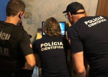 Homem é preso por armazenamento de conteúdo pornográfico infantil em Florianópolis