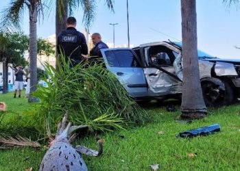 Acidente grave na Avenida Beira-Mar Norte deixa duas pessoas feridas