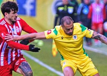 Manezinho Marquinhos Pedroso atinge a marca de 300 jogos como profissional