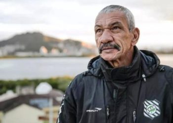 Ex-jogador de Figueirense e Avai, Albeneir sofre AVC e está internado