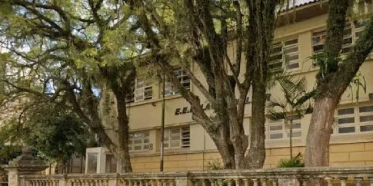 Prédio da Escola Lauro Muller vai abrigar nova sede do Arquivo Público de SC