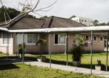 Ladrões arrombam sede da Apae em Florianópolis e levam produtos da Feira da Esperança