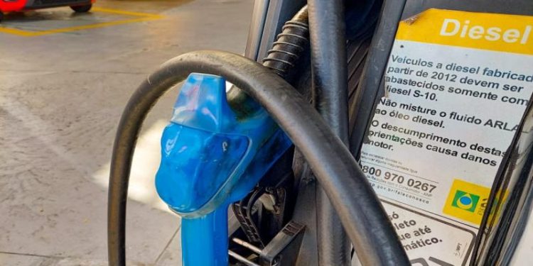 Procon identifica variação de R$ 0,20 no valor dos combustíveis em Florianópolis