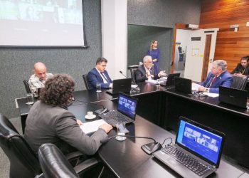 Comissão que investiga acidente da Casan colhe depoimentos nesta terça