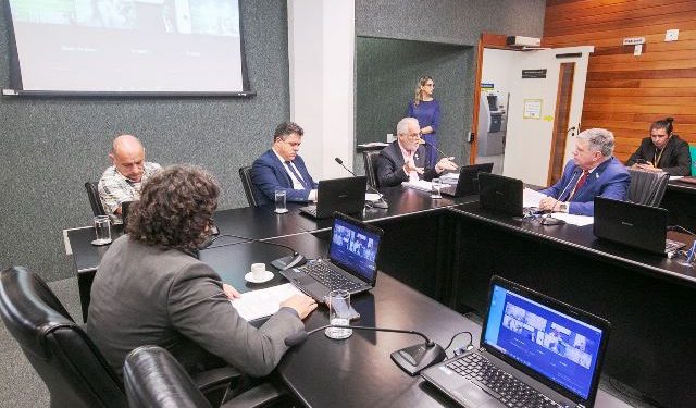 Comissão que investiga acidente da Casan colhe depoimentos nesta terça
