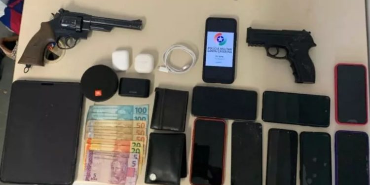 Bandidos fizeram 10 pessoas reféns em assalto a mansão em Jurerê