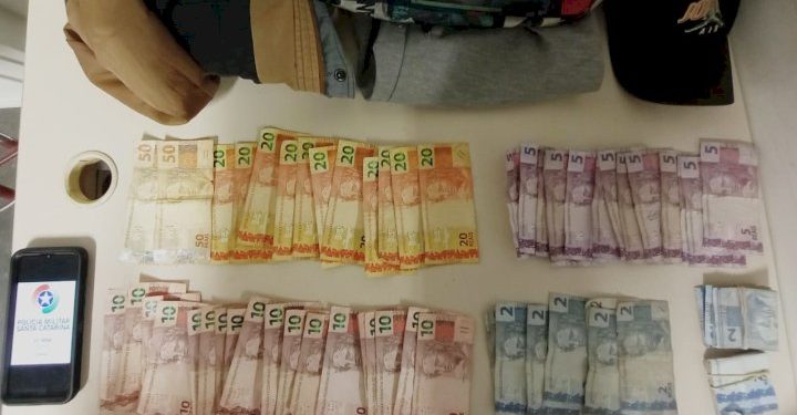 Assaltante rouba comércio e acaba preso em Florianópolis