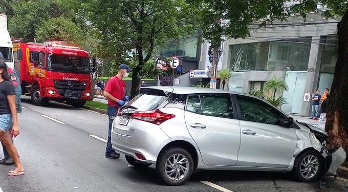 Acidentes na SC-401 e Mauro Ramos prejudicam o trânsito em Florianópolis