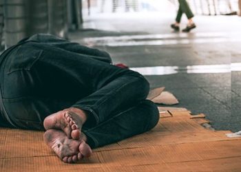 MP apura chegada de pessoa em situação de rua de Curitiba em Florianópolis