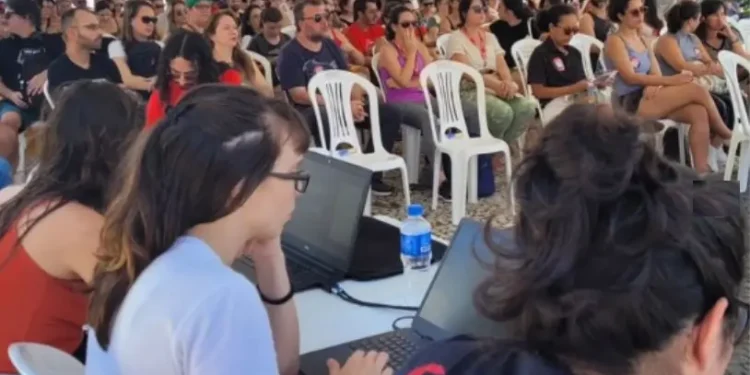 Professores da Ufsc ameaçam entrar em greve a partir de 3 de abril