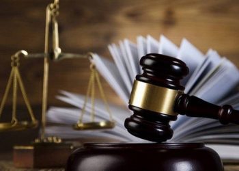 Justiça de SC condena homem que tentou matar a ex a facadas e pauladas