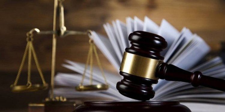 Justiça de SC condena homem que tentou matar a ex a facadas e pauladas