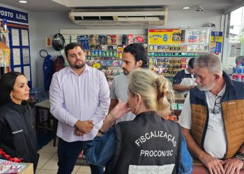 Procon notifica postos que aumentaram preços após bloqueio na BR-101