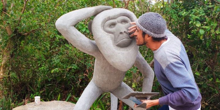 Lagoa do Peri ganha monumento que celebra fim da extinção do bugio-ruivo