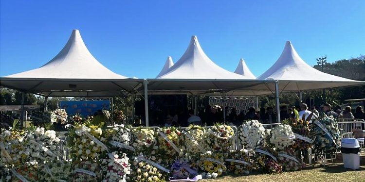 Despedidas a Gabrielzinho reúnem centenas de pessoas no Sambaqui