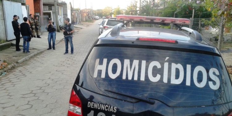 Justiça condena homem que matou e queimou corpo de rival em Florianópolis