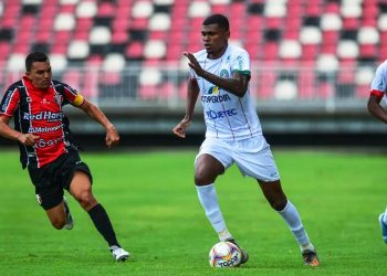 Jogador catarinense ex-Chape e Figueirense, Khevin Fraga retorna ao futebol europeu