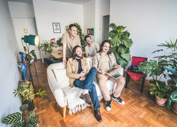Banda catarinense UmQuarto lança novo clipe “Café com Leite”