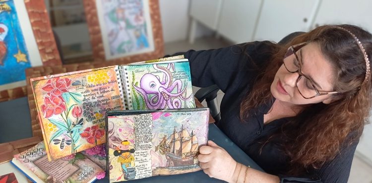 Exposição em Florianópolis reúne trabalhos de estudantes com superdotação