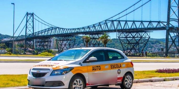 Procon da Capital suspende atividades de autoescola por irregularidades