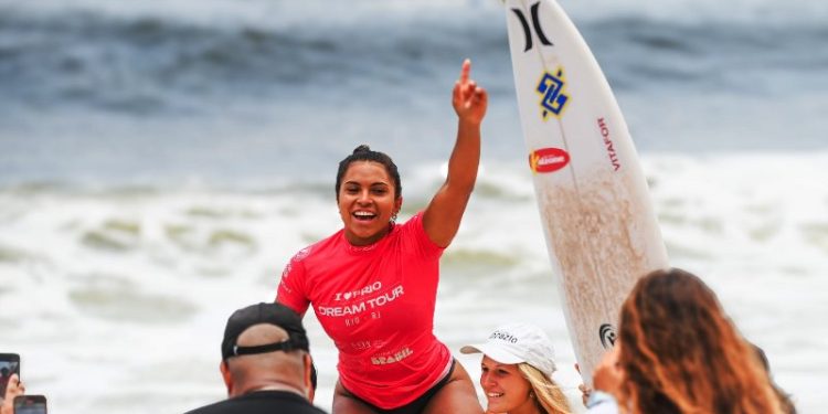 Catarinenses dominam etapa final da temporada 2024 do Dream Tour de Surf