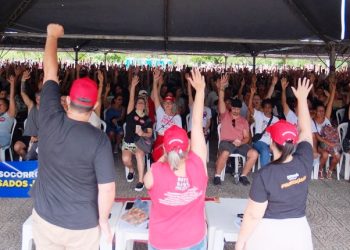 Servidores rejeitam reforma na previdência e entram em greve em Florianópolis