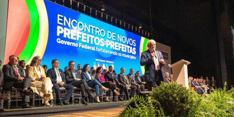 Encontro em Brasília reúne 80 prefeitos catarinenses até quinta-feira